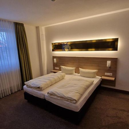 Schwarzer Adler - Hotel Garni Ipsheim Bagian luar foto