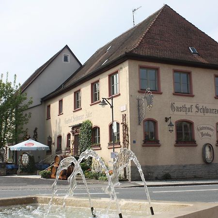 Schwarzer Adler - Hotel Garni Ipsheim Bagian luar foto