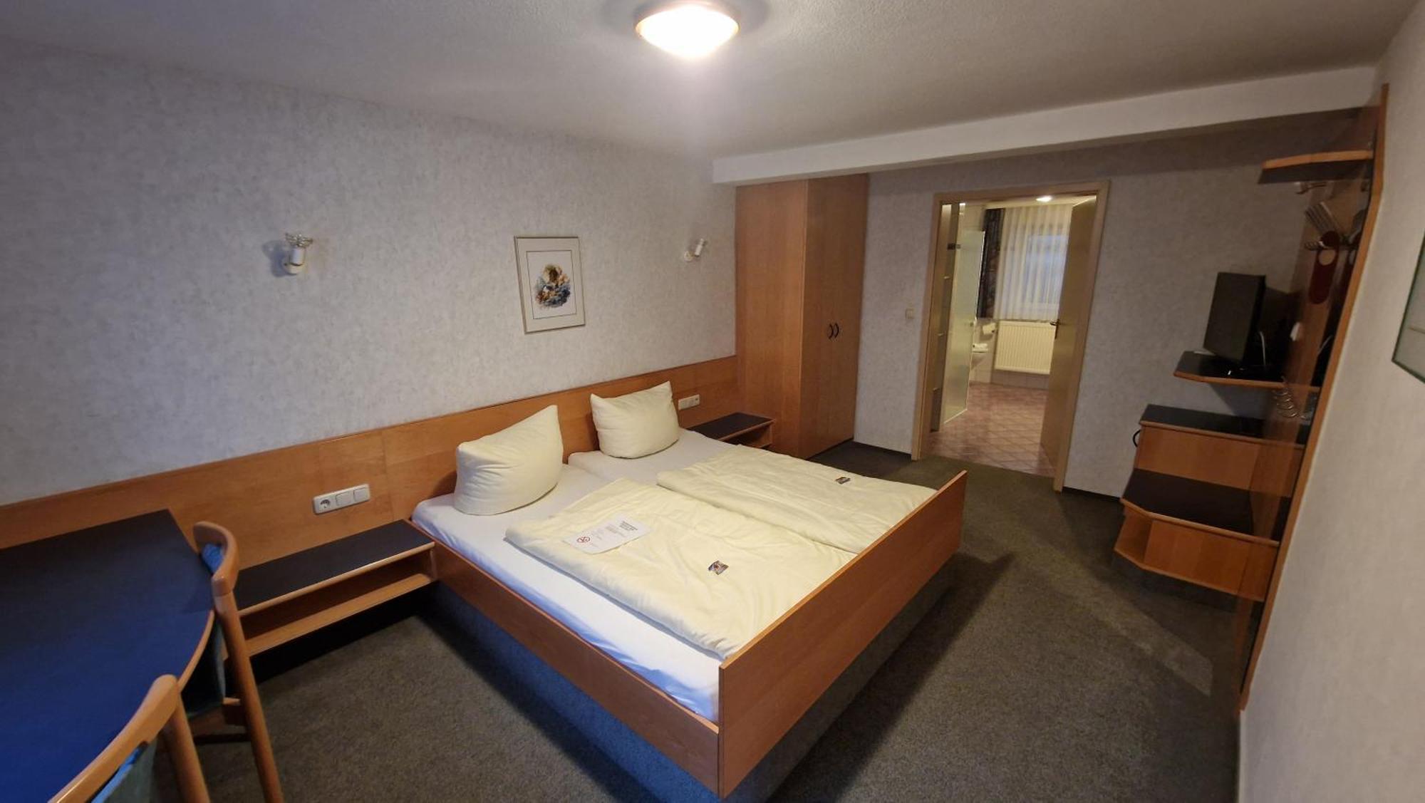 Schwarzer Adler - Hotel Garni Ipsheim Ruang foto