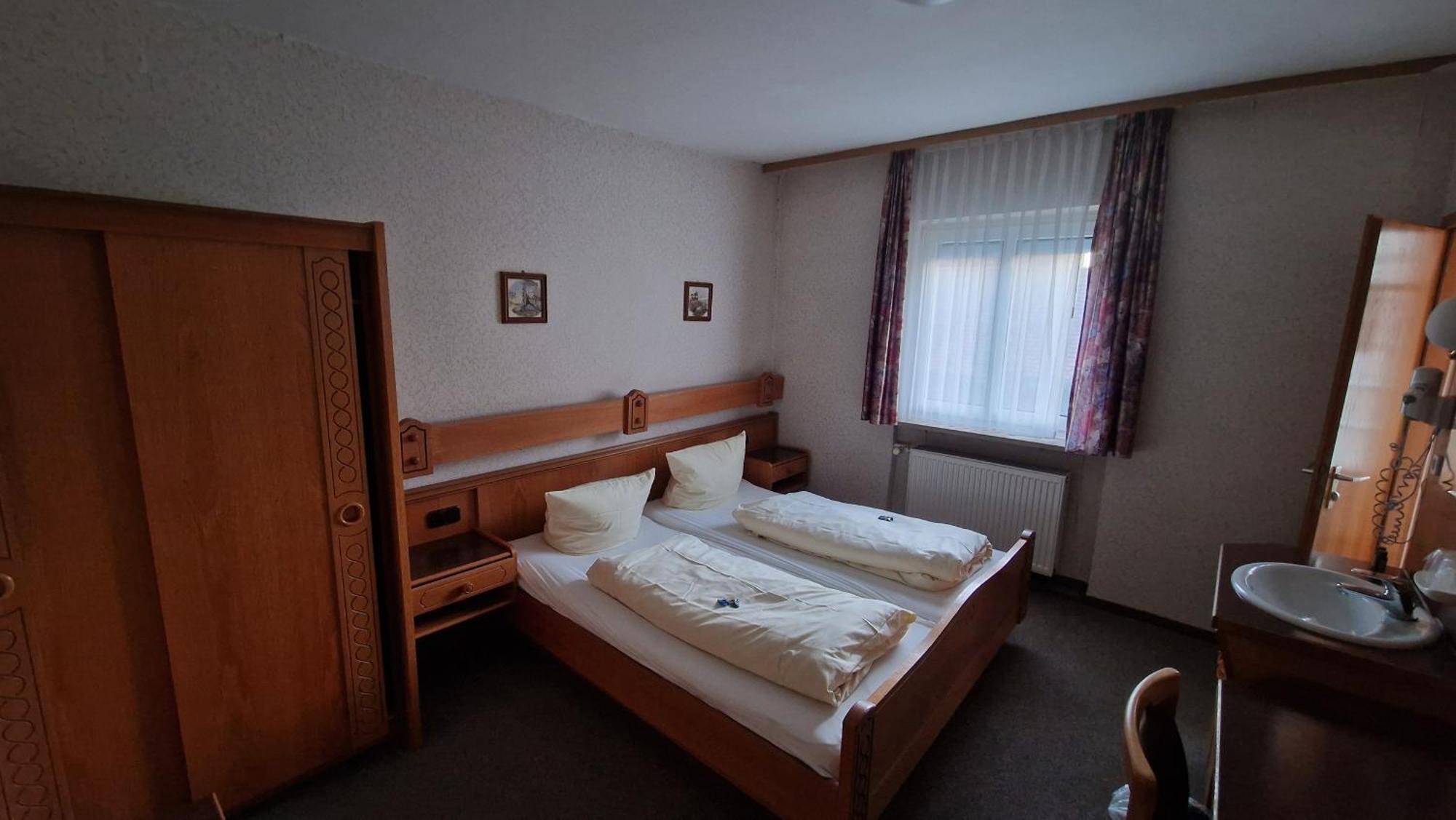 Schwarzer Adler - Hotel Garni Ipsheim Ruang foto