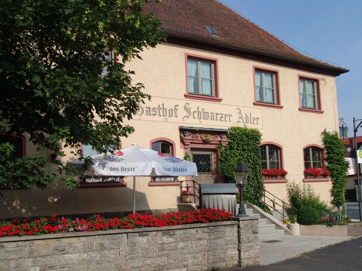 Schwarzer Adler - Hotel Garni Ipsheim Bagian luar foto